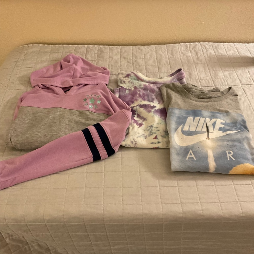 3 T-shirts and Hoodie assortment